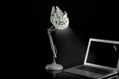 パ*ブ様 ミレニアムファルコン デスクライト New Millennium Falcon Posable Desk Lamp Star Wars by Paladone USB