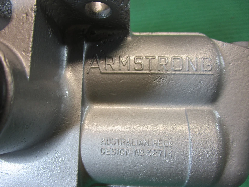 AMORTIGUADOR DELANTERO MG MGA (Armstrong), reacondicionado - Buen estado de funcionamiento. Sin carga central Foto 3 de 4