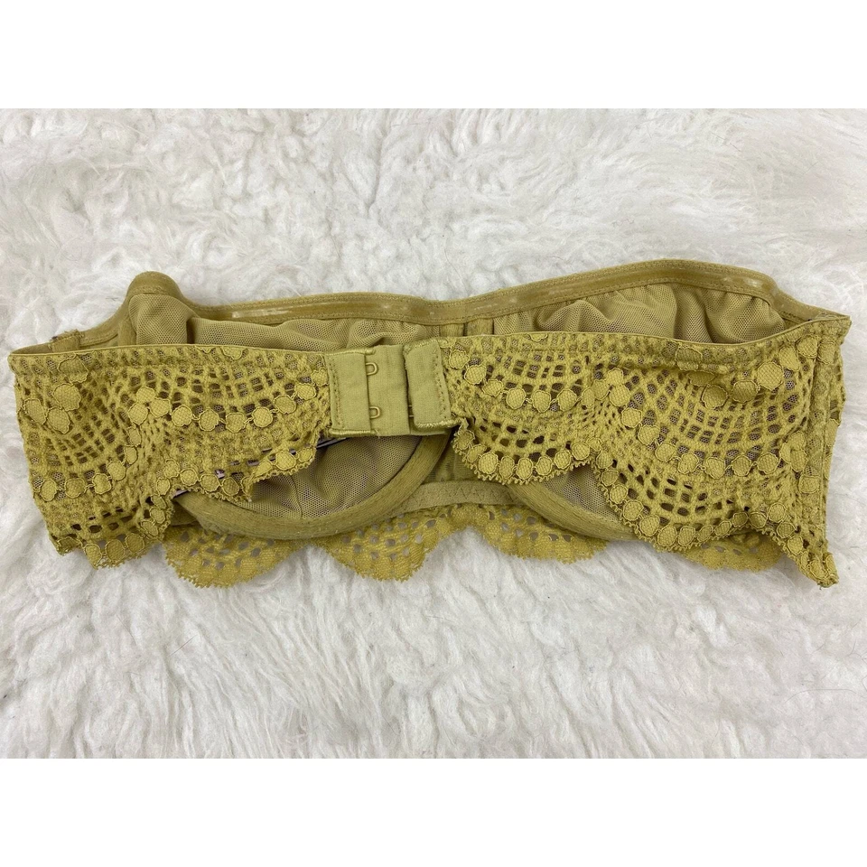 Sujetador bandeau sin forro con ojales verdes talla 34D Victoria's Secret para mujer Foto 3 de 4