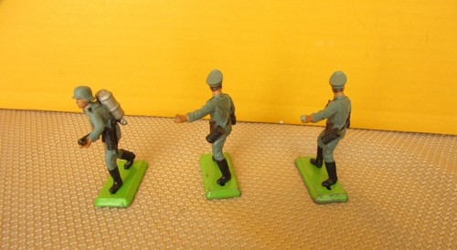 VTG BRITAINS LTD DEETAIL GERMAN WWII SOLDIERS - LOT OF 3 - Picture 4 of 6