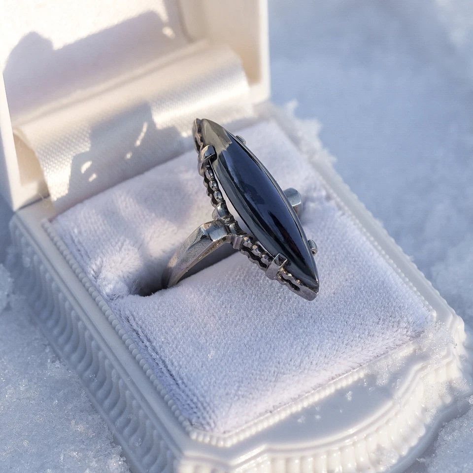 Antique / Vintage Hematite Cabochon Navette / Marquise 10K White Gold Ring - Image 3 of 4