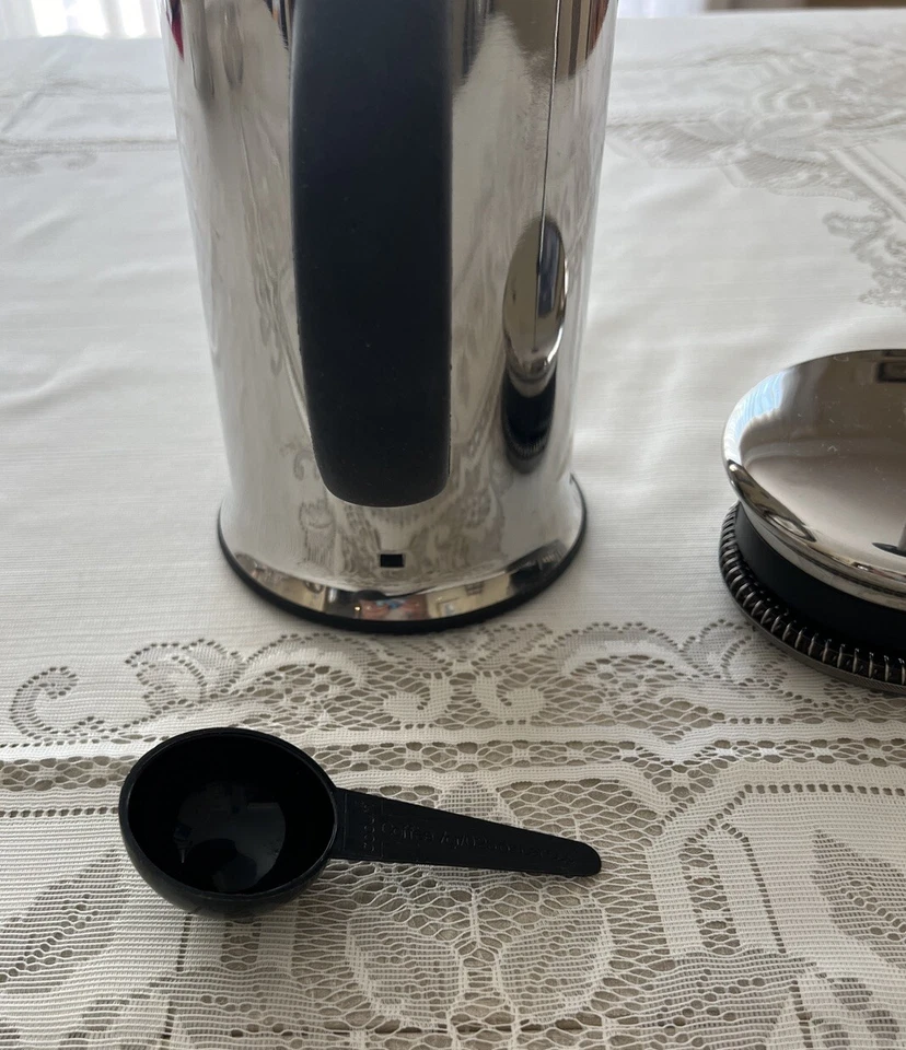 Cafetera Bodum French Press de acero inoxidable y vidrio usada en excelente estado con cuchara Foto 4 de 4