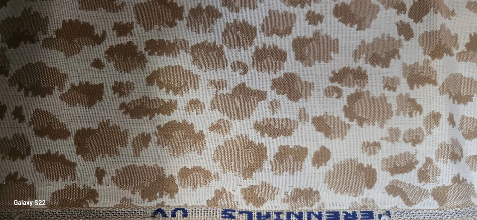 3 yardas de plantas perennes UV Fabic en guepardo. White Sand Off White/taupe Foto 3 de 4