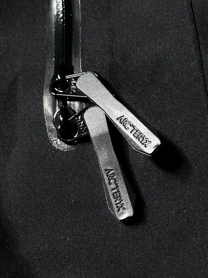 Arc'teryx Alpha SV Jacket Black Men’s – Brand New Authentic Gore-Tex Pro - Image 3 of 4