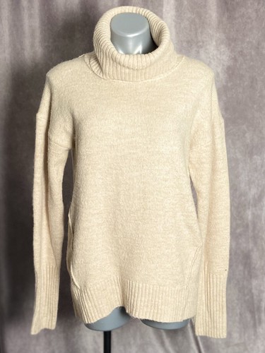 GAP Size Medium Tall Turtleneck Sweater 
