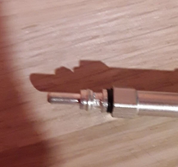 Genuine Vauxhall Astra H Zafira B Vectra C 1.9 CDTi Diesel Glow Plug 95508489 - Image 4 of 4