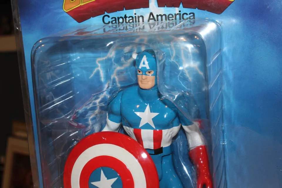 NEW Captain America Marvel Secret Wars Jumbo Figure 12" Gentle Giant 2015 1:6 Foto 2 de 4