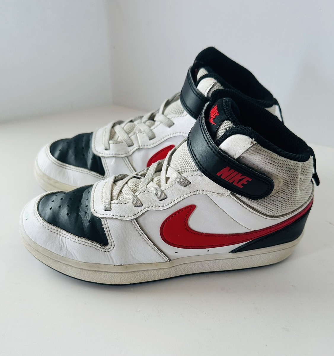 Nike Court Borough 2 Mid Kids Size 2.5Y White Black