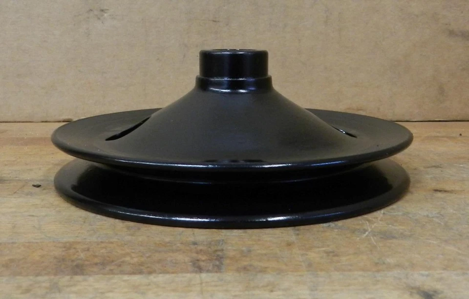 1971-74 Buick Skylark GS Riviera V8 used power steering pump pulley 1235776 - Image 2 of 4
