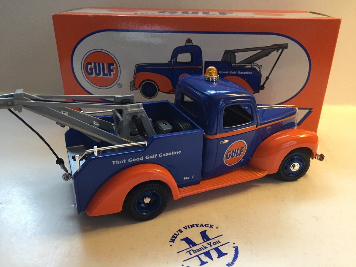 ERTL Collectiables Gulf 1940 Ford WRECKER 1999 #19656 1/25