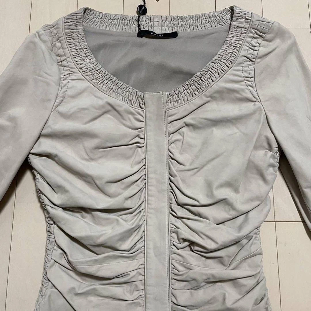 Giacca da motociclista Gucci donna in pelle rugosa raccolta taglia 40 beige pelle bovina