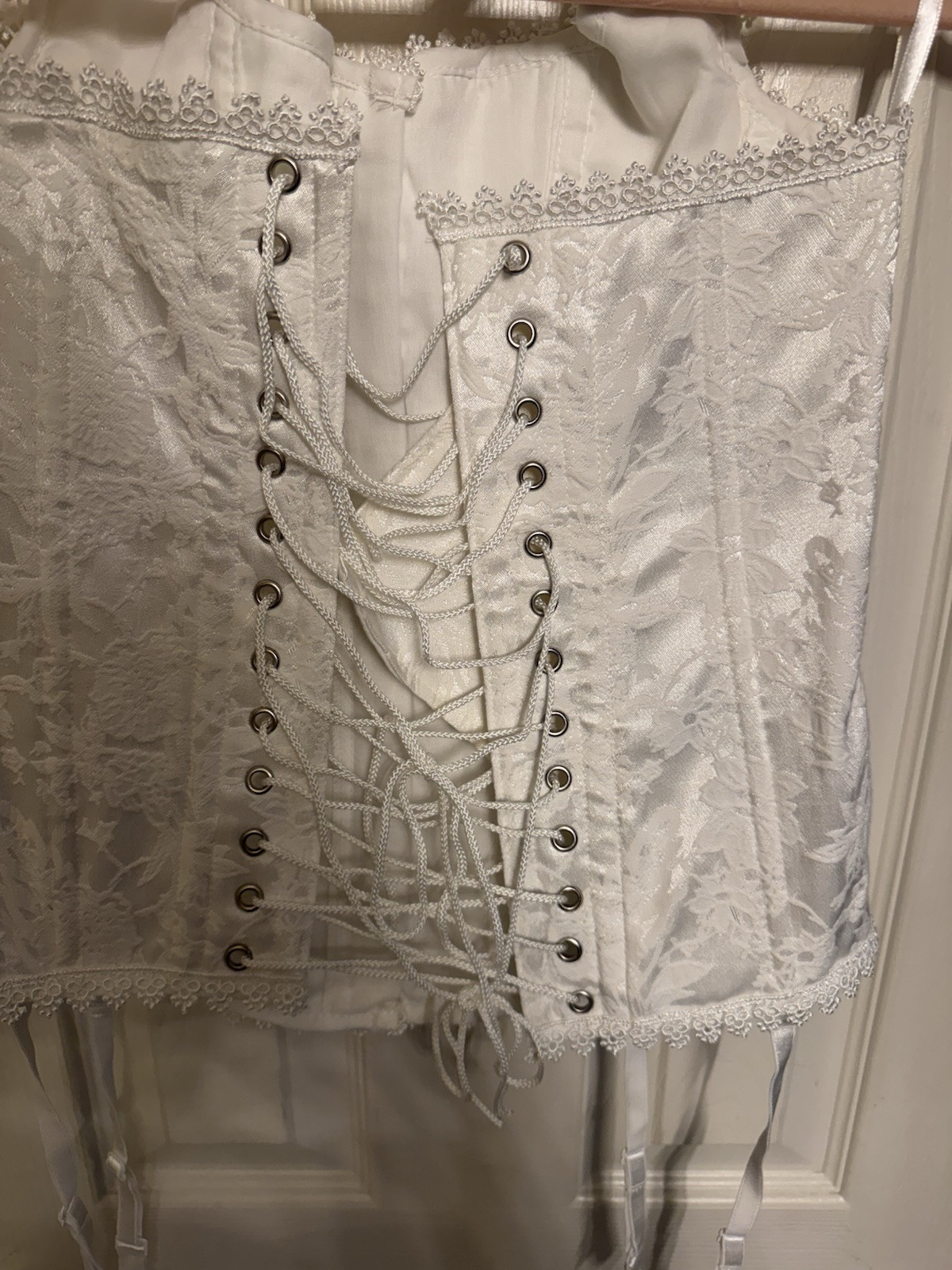 💡💡Be Wicked White Lace Up Corset Size Large💡💡