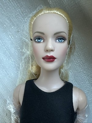 Tonner Tyler Wentworth 2007 BASIC BLACK BLONDE TYLER 16” Fashion 