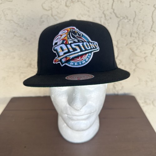 Detroit Pistons Cap Hat Mens Snap Back Black Mitchell & Ness Basketball Retro
