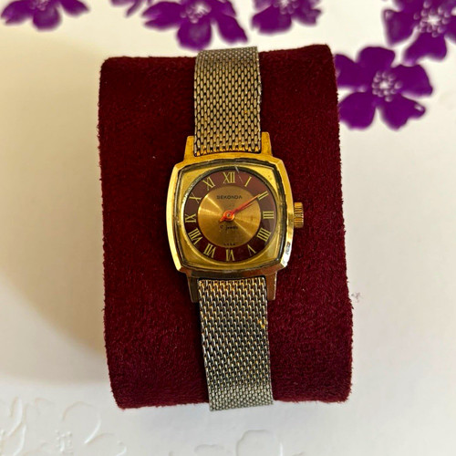 Sekonda 17J Manual Mechanical Vintage Ladies Gold Cushion Roman Burgundy Dial