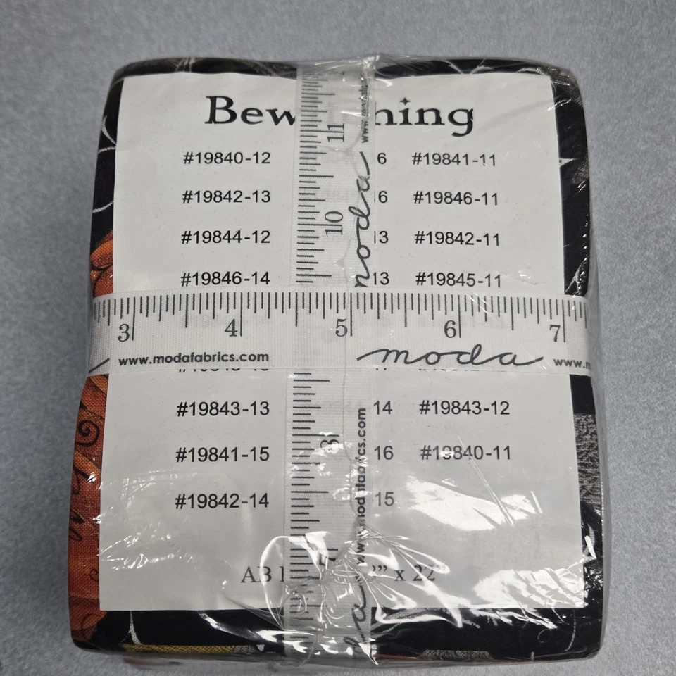 Paquete Moda Fat Quater Deb Strain Bewitching 19840AB 26 piezas fuera de imprenta  Foto 4 de 4