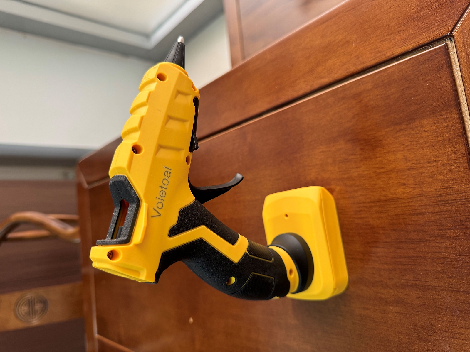 Voietoal Hot Melt Glue Gun Kit with 10Pcs Glue SticksFor Dewalt 20V