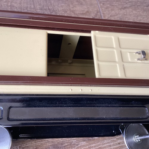 NEW LTI Lionel Trains Classics 8814 Automobile Furniture Car Cream/ Brown - Picture 10 of 13
