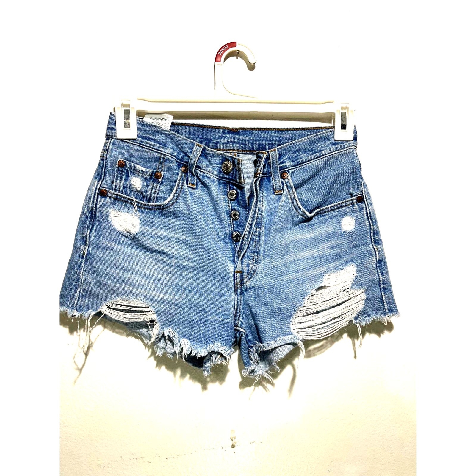 Levi's 501 denim shorts blue casual vacation summer beach resort women W25