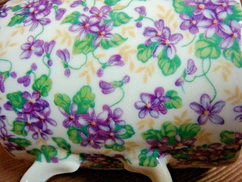 4 Small Vintage Porcelain Cups All Different Overall Floral #049 (1 chipped) - Picture 4 of 10