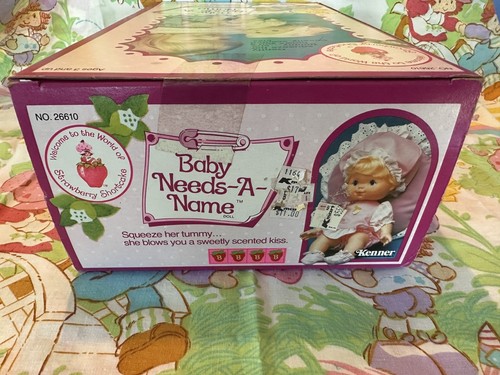 Muñeca de colección Baby Needs-A-Name Blow Kiss 1982 Strawberry Shortcake Kenner SELLADA - Imagen 5 de 7