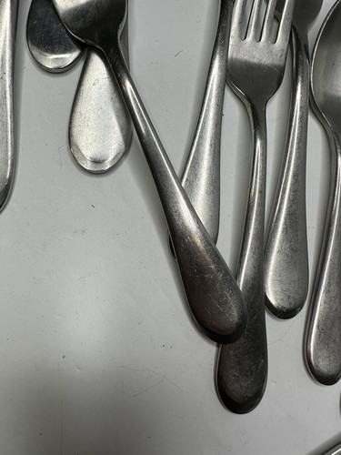 Juego de 32 cubiertos de acero inoxidable Oneida Icarus cuchara para servir tenedor cuchillo - Imagen 9 de 10