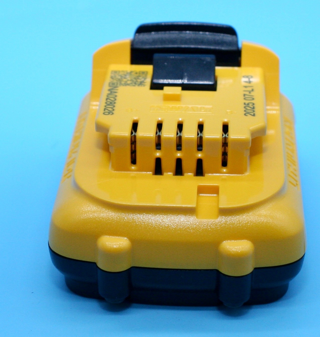 GENUINE New DEWALT 12V MAX DCB122 2Ah Lithium-Ion Battery - FREE SHIP 5
