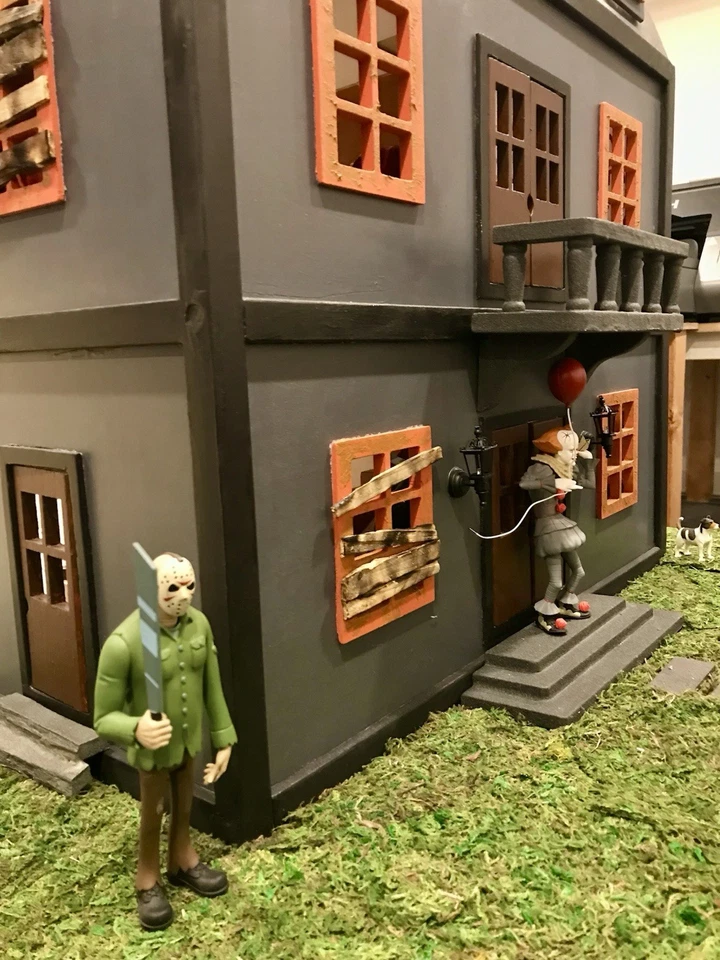 Toony Terrors-Regan, Freddy, Jason, etc. Custom Made Haunted Dollhouse - Image 3 of 4