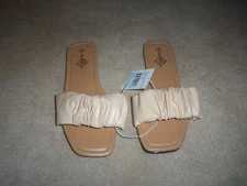 NEW, LADIES SOLE MATES PLEATED SANDALS, NUDE, SIZE 9