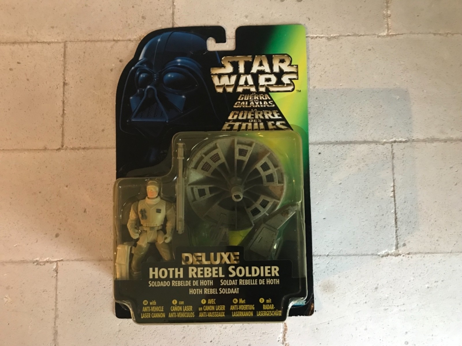 KENNER 1997 STAR WARS DELUXE HOTH REBEL SOLDIER  CARDER FIGURE NEVER OPENED MIB