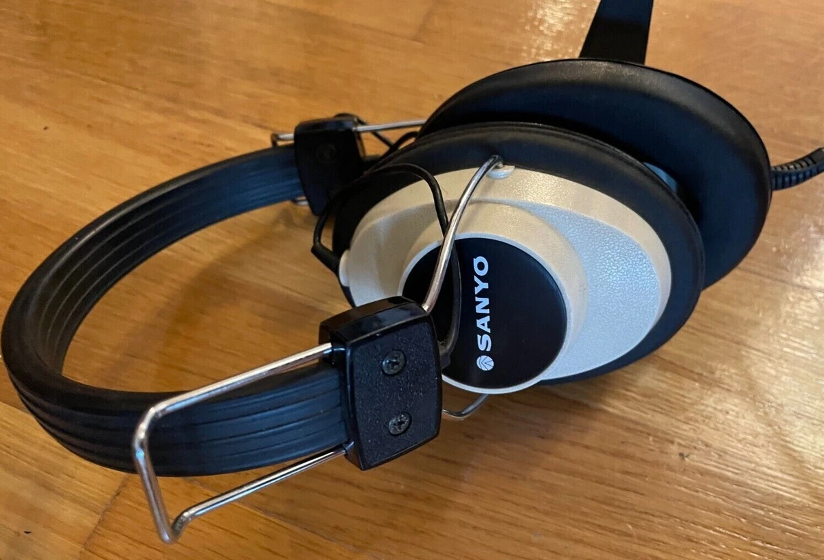 Sanyo earphones clearance