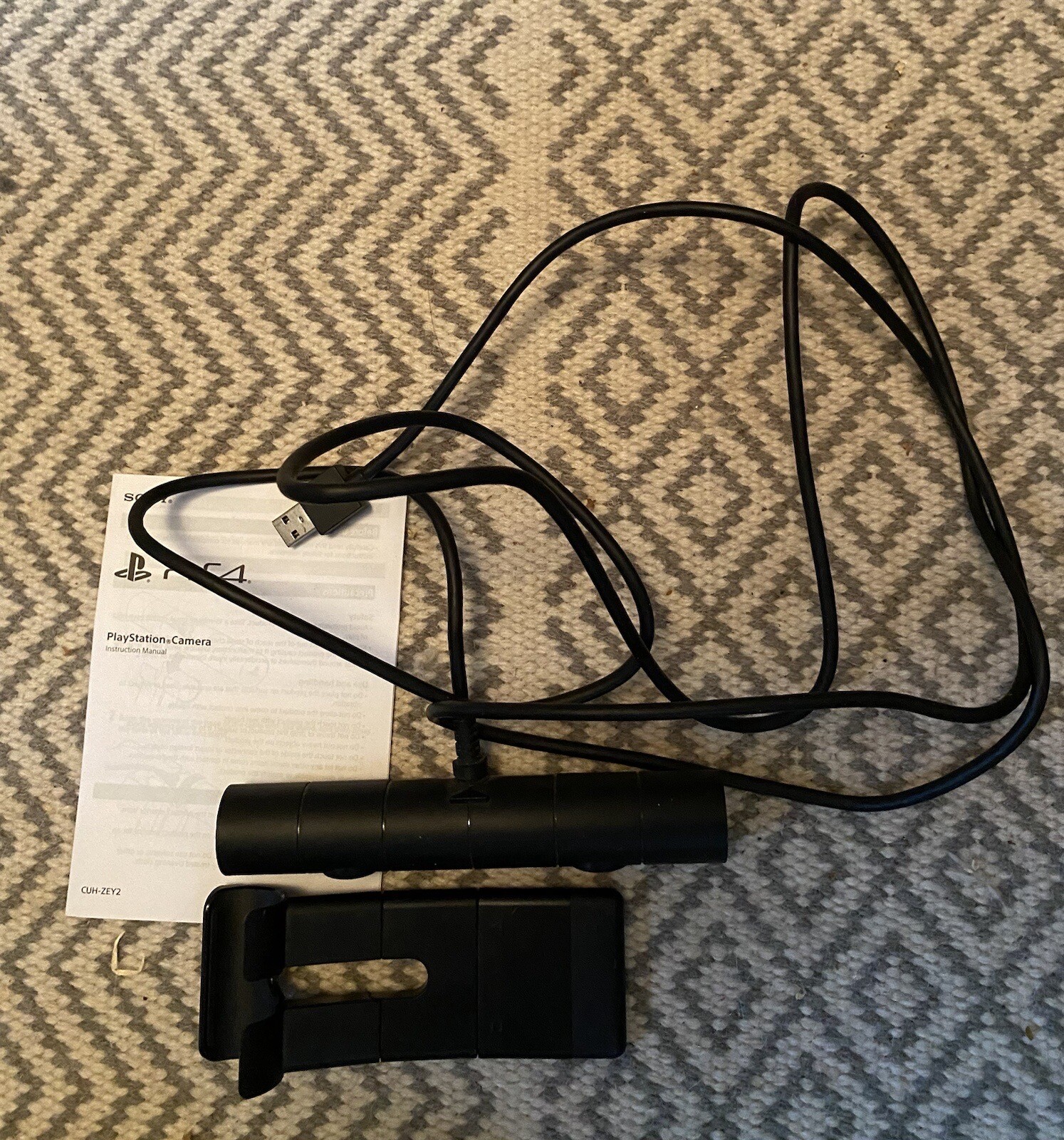 PlayStation 4 VR Headset Bundle With 2 X Move Controllers, Camera And