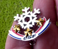 BROCHE SKI FLOCON / ESF CLUB 3 ETOILES INSIGNE NOUVELLE VERSION  MEDAILLE BREVET