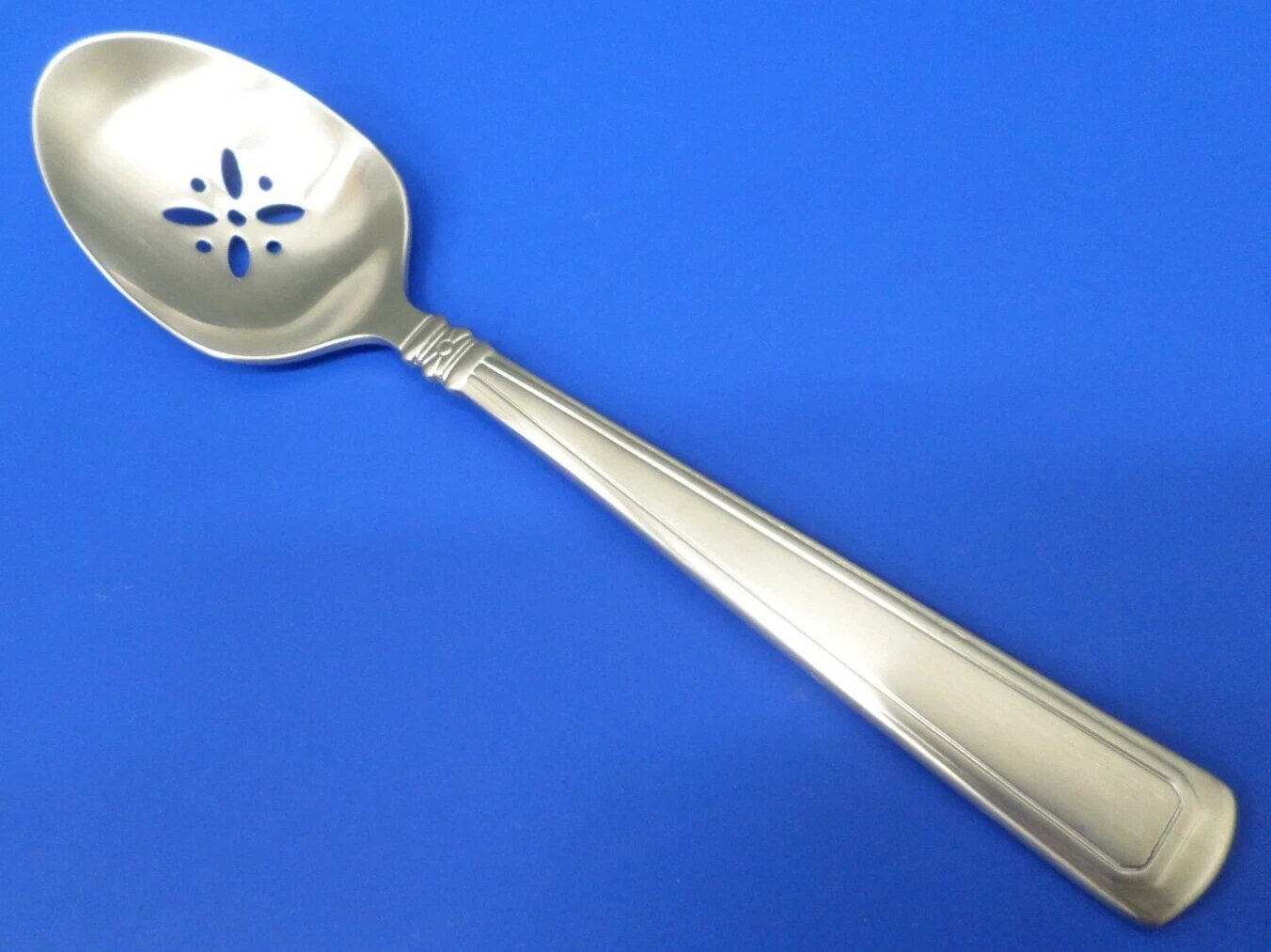 Longaberger WOVEN TRADITIONS Satin Stainless USA Flatware PIERCED SERVING SPOONS