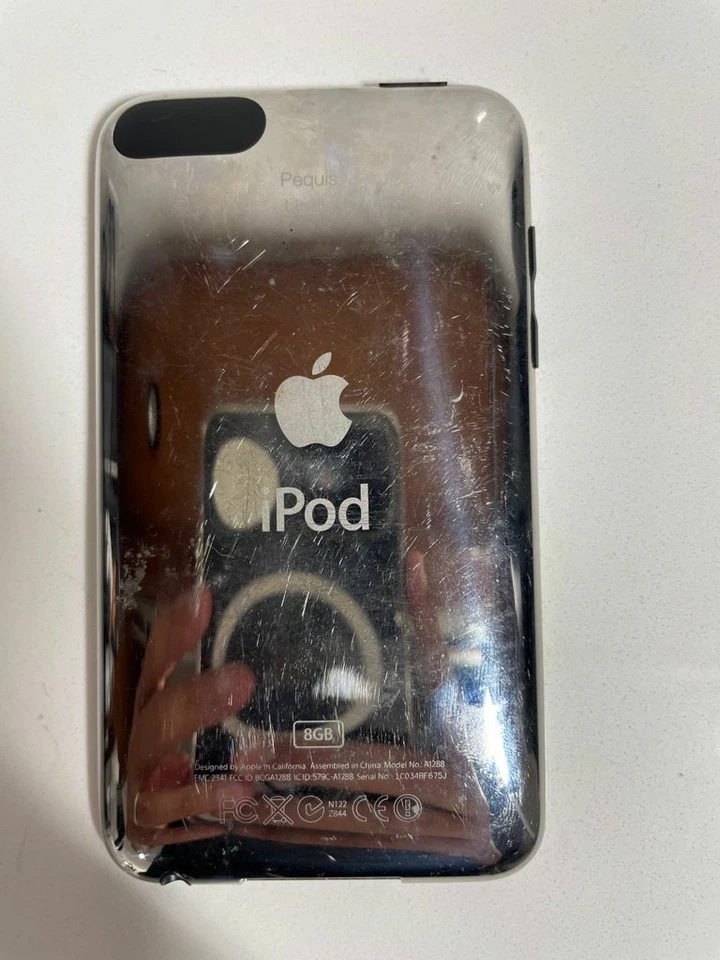 Apple iPod touch 2nd Gen - A1288 8Gb - Image 4 of 4