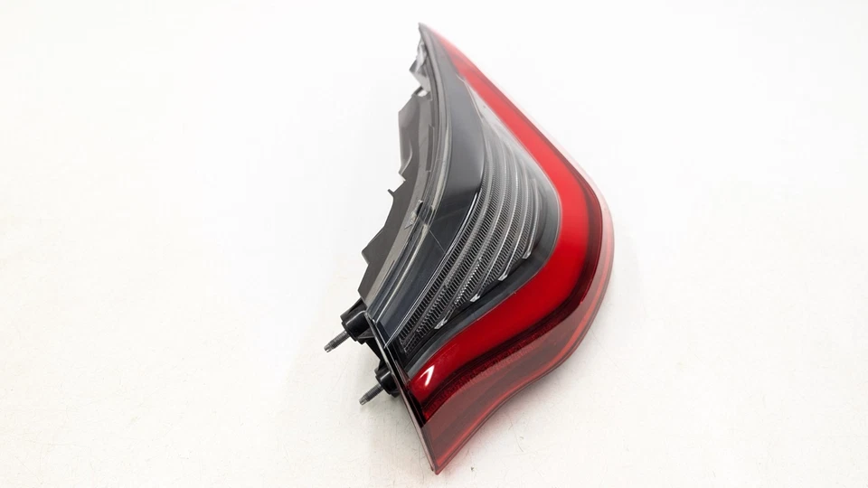 LUZ TRASERA DERECHA LADO CONDUCTOR BMW I4 G26 7477604 2023 Foto 3 de 4