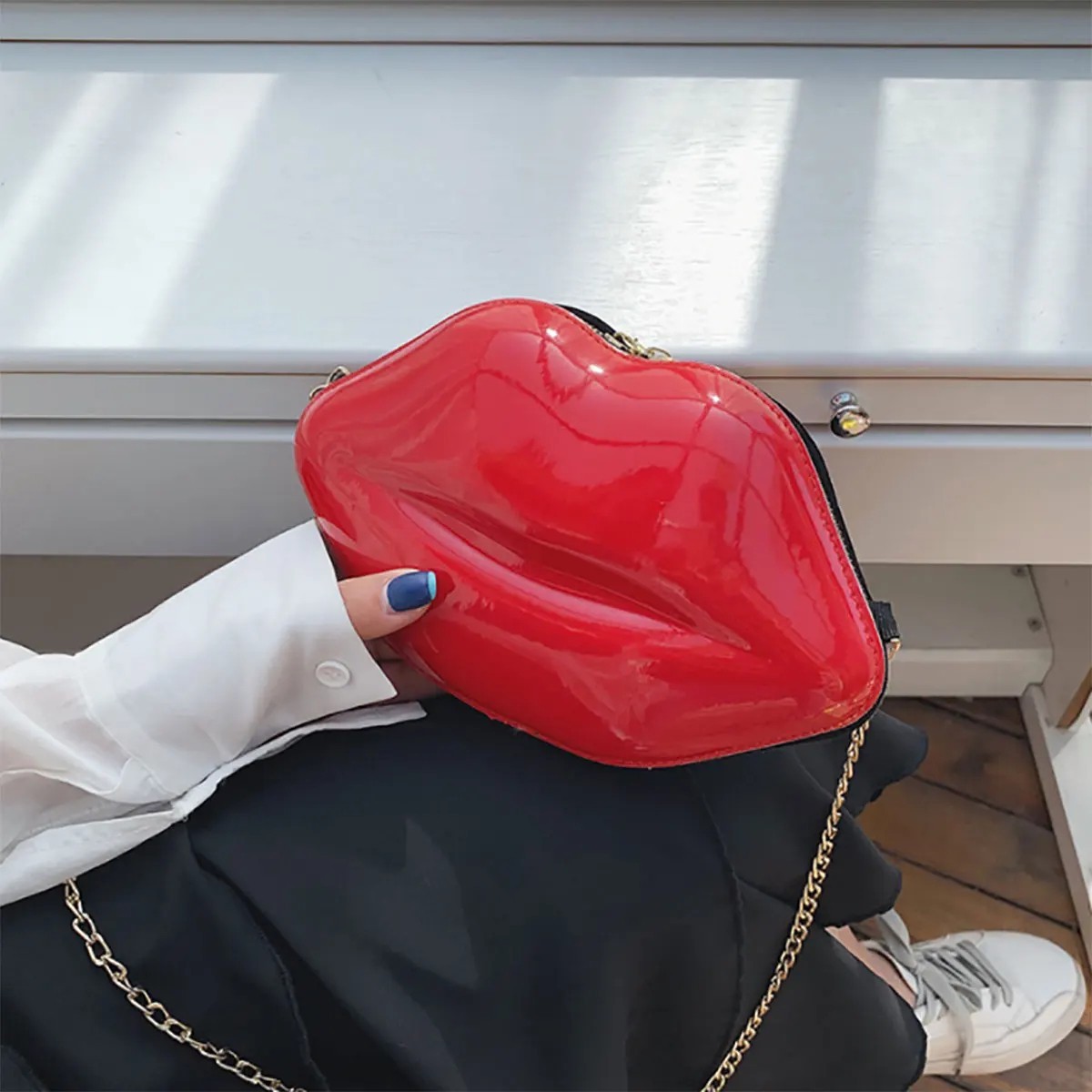 Lips Shaped Clutch Bag Women Red Patent Leather Crossbody Purse Gold Chain