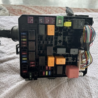 2022 - 2024 OUTLANDER SPORT 2.0L AWD ENGINE FUSE BOX