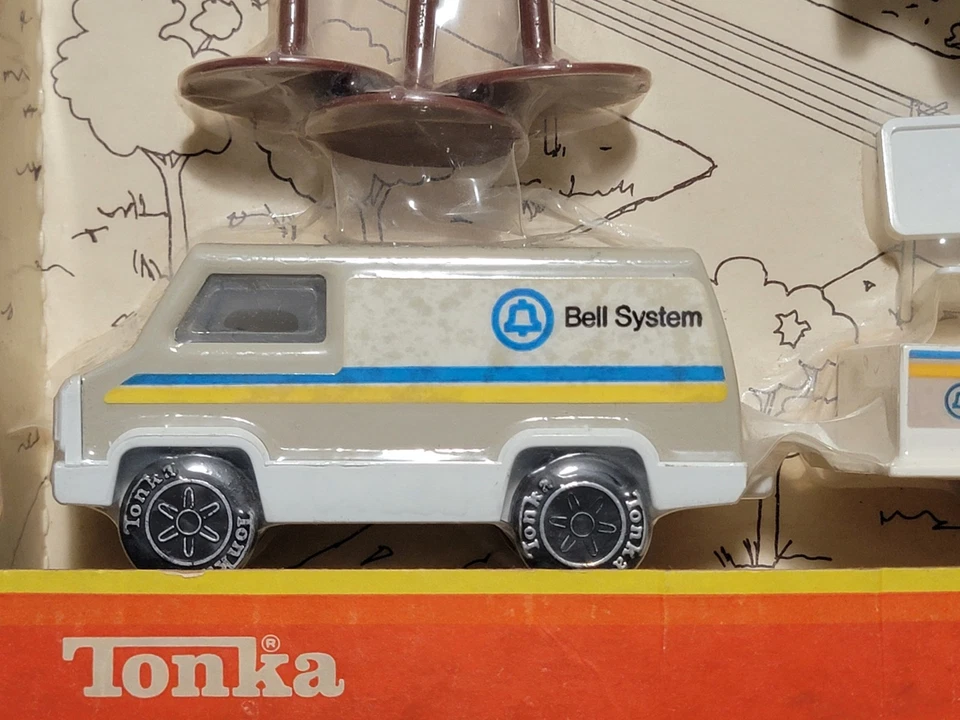 NEW Tonka Vintage 1980 Bell Telephone Emergency Repair Set 1001 Van Bucket Truck - Image 4 of 4