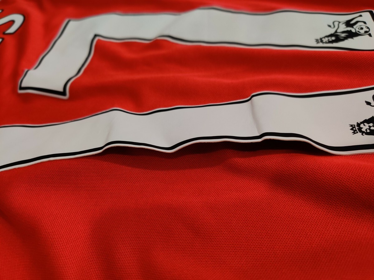 Arsenal FC Alexis Sanches #17 2015 2016 Home Football Shirt Soccer