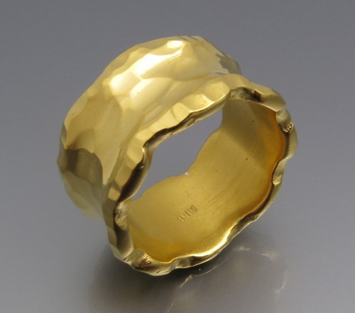 DISEÑO MADURO - ANILLO MARTILLADO - HECHO A MANO - ÚNICO DE ORFEBRERÍA PROPIA - Imagen 2 de 5