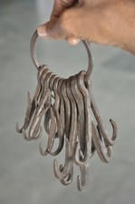 Crochet De Puits En Fer Forgé Vintage, Forme Unique, Patine Riche