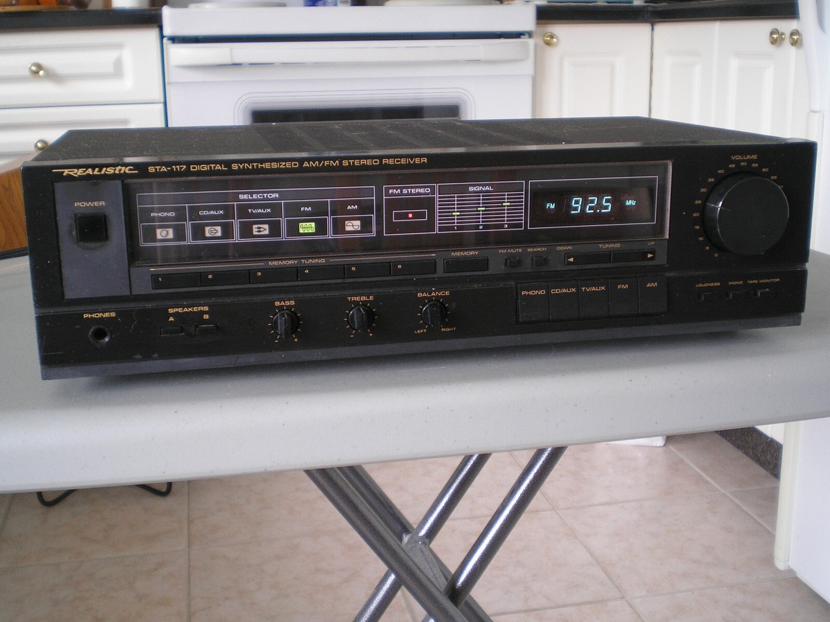 Realistic STA 117 Digital Synthesizer AM/FM stereo receiver, clean