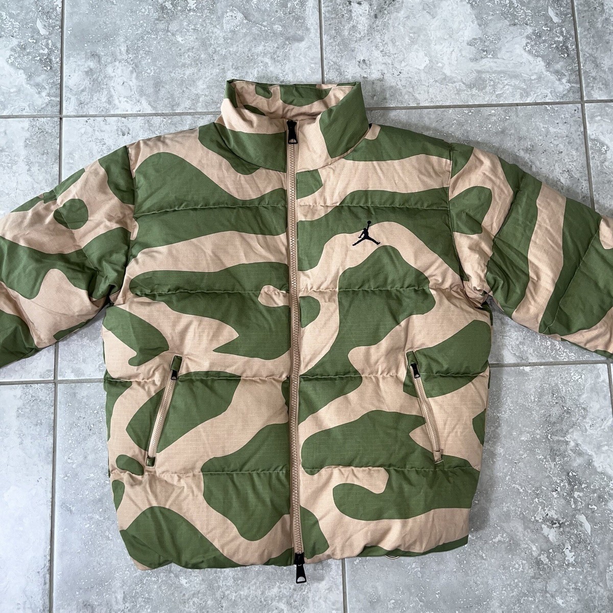 Nike Jordan Flight Heritage Camo Down Puffer Jacket FB6988 200 NEW