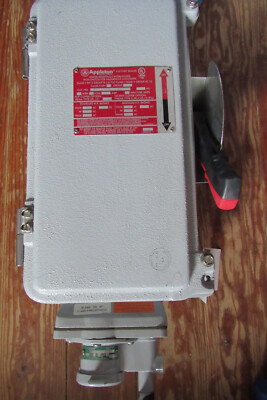 Appleton MD2SR MD2SR3034U Switched Receptacle Interlcoked Hazardous Location NEW