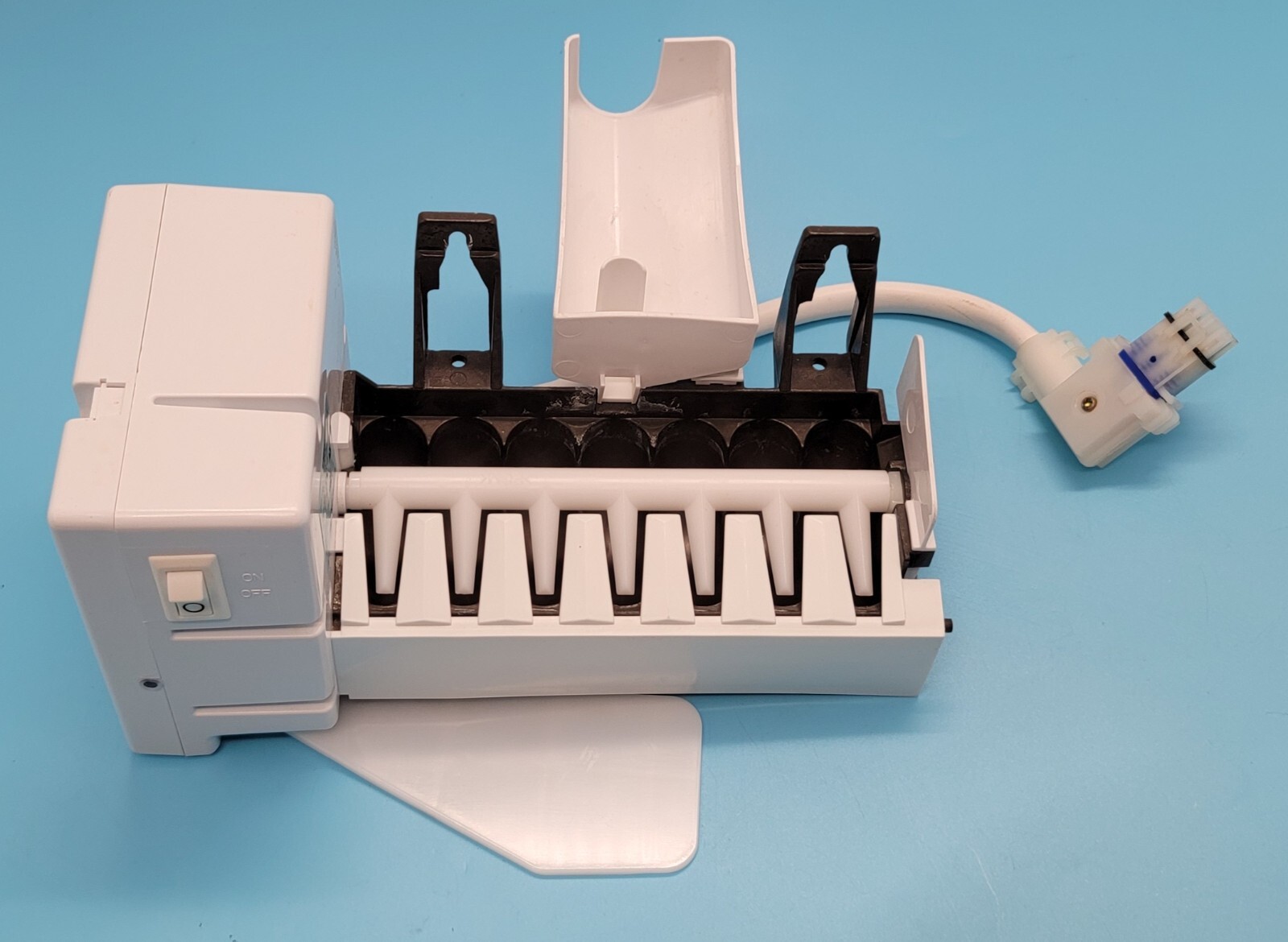 Genuine GE Refrigerator Ice Maker Replacement Part 200D1181G011