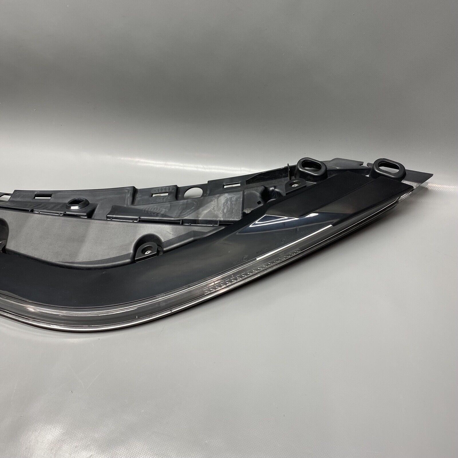BMW I8 TURN SIGNAL RIGHT PASSENGER 2019 2020 OEM 63217310785