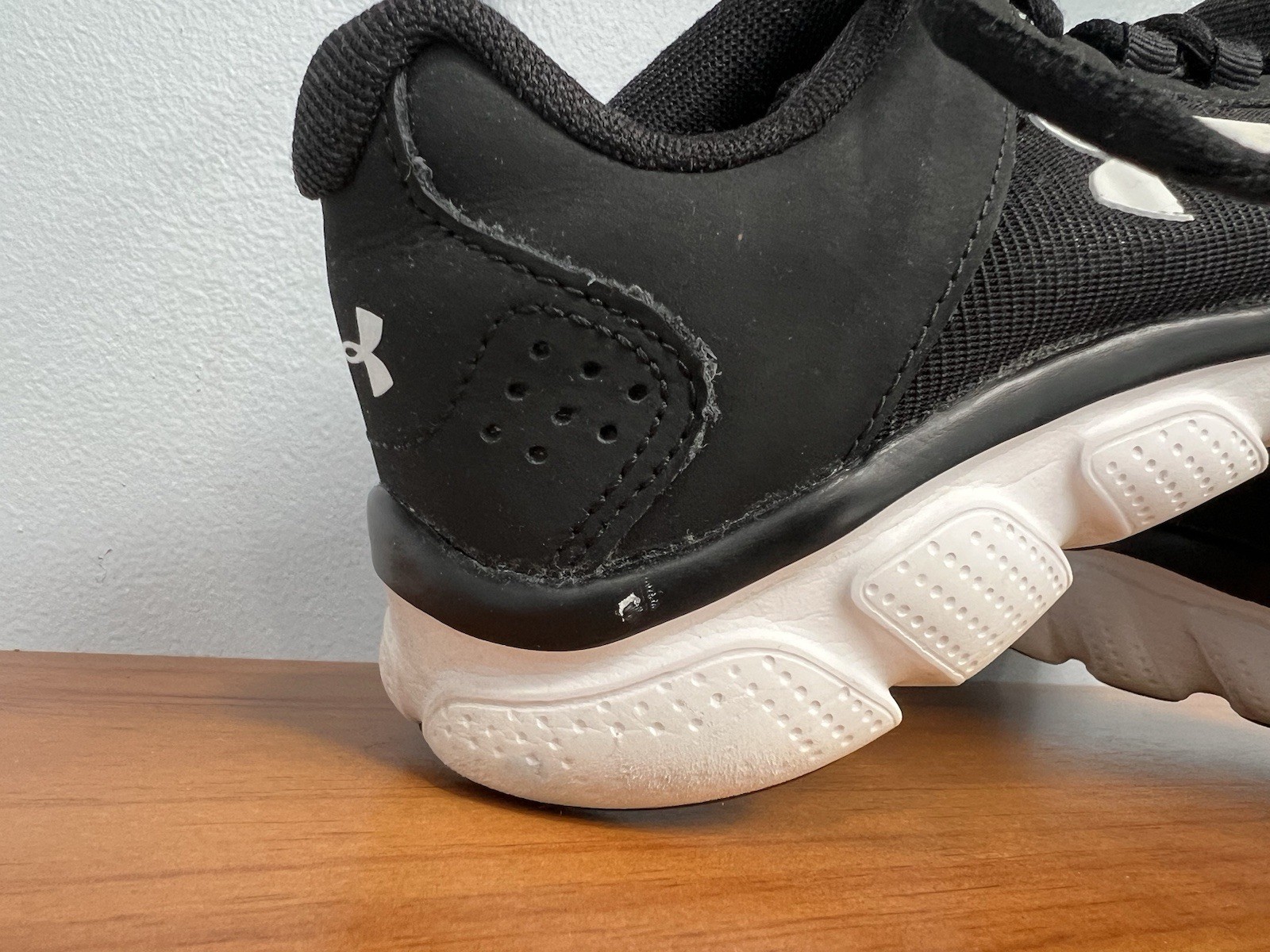 UNDER ARMOUR Charged Assert Athletic Sneakers Wom… - image 7