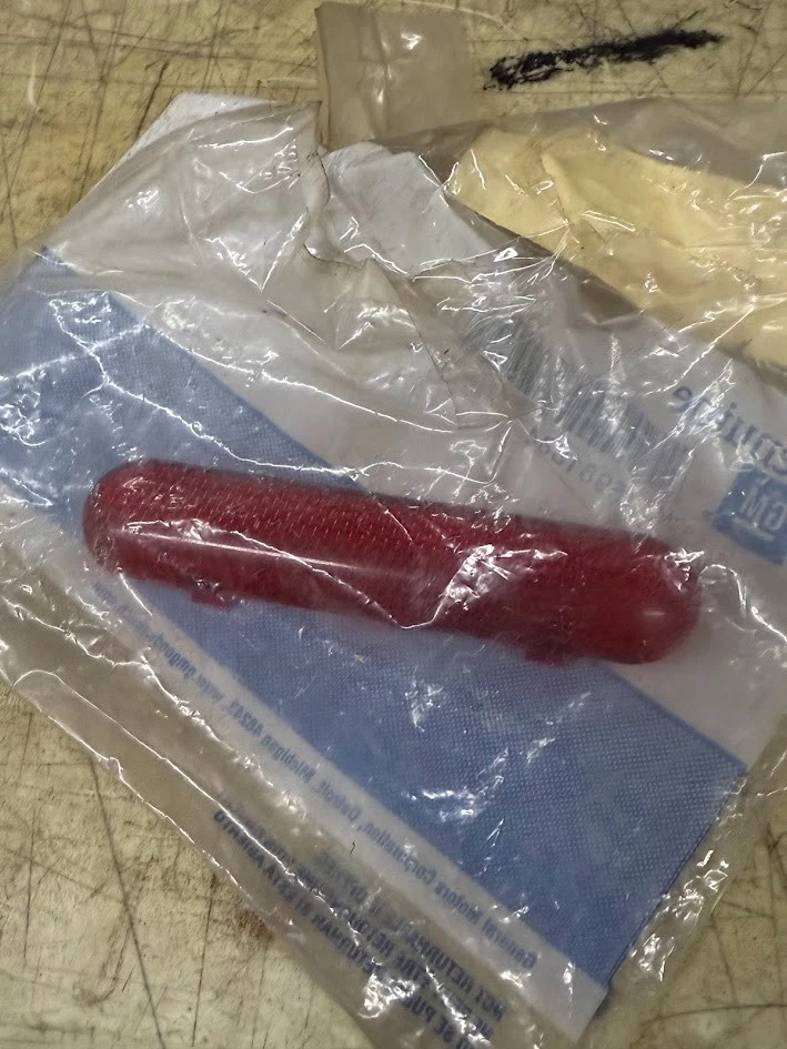 Reflector Panel Puerta Redondeado NUEVO GM 15961884 96-06 Silverado Sierra Tahoe Yukon Foto 3 de 4