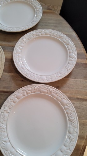 Marks And Spencer St Micheal 3no White Embossed 10.75 White Fruit Dinner Plates